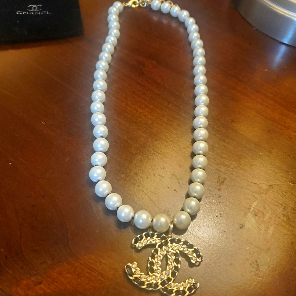 Vintage pearl necklace